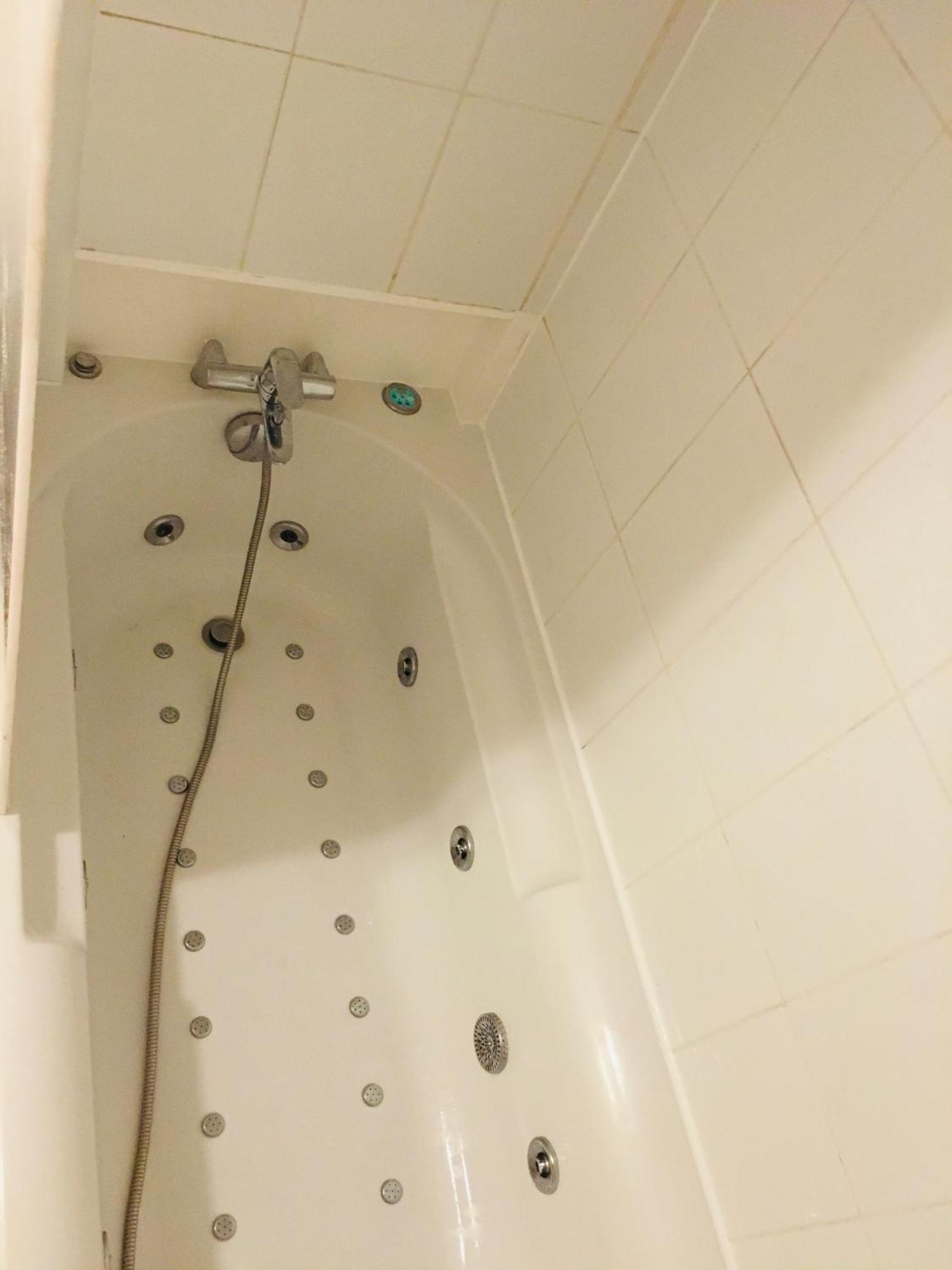 Chartreux Baignoire Massante ,a 3 Minutes Du Centre En Bus! 2 Etoiles Atout France Apartment *