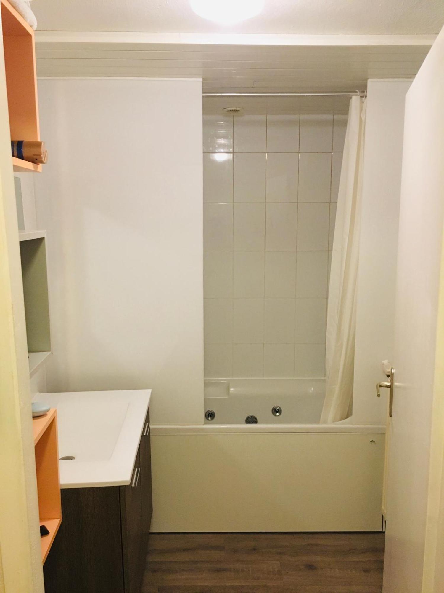 Chartreux Baignoire Massante ,a 3 Minutes Du Centre En Bus! 2 Etoiles Atout France Apartment